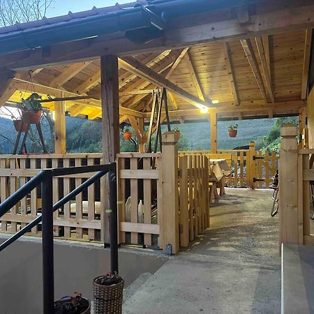 Hotel Ljubav Stara Zaovine Lazici Esterno foto