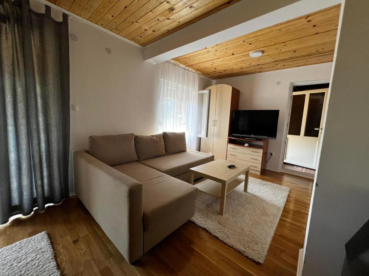Hotel Ljubav Stara Zaovine Lazici Esterno foto