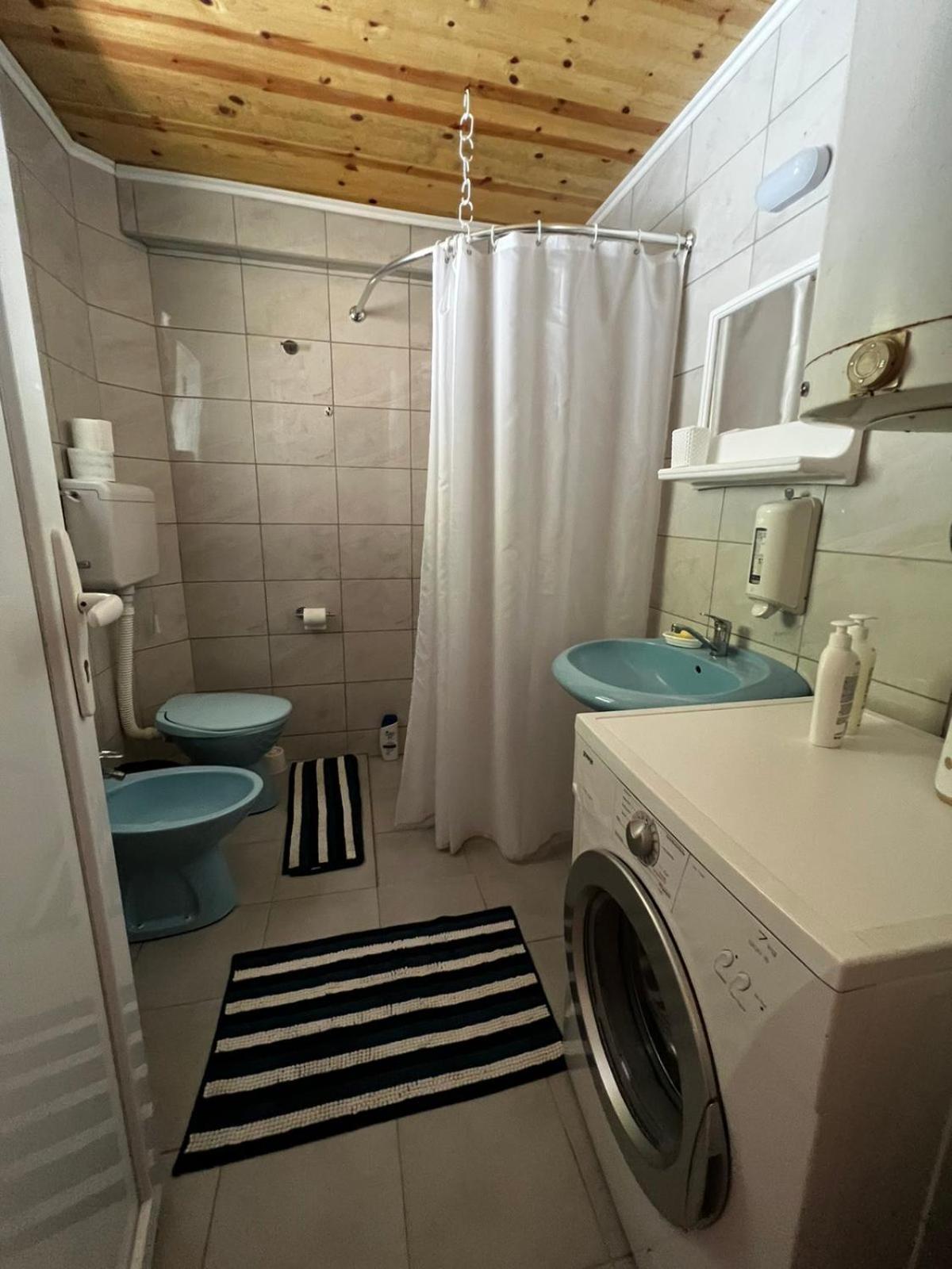 Hotel Ljubav Stara Zaovine Lazici Esterno foto