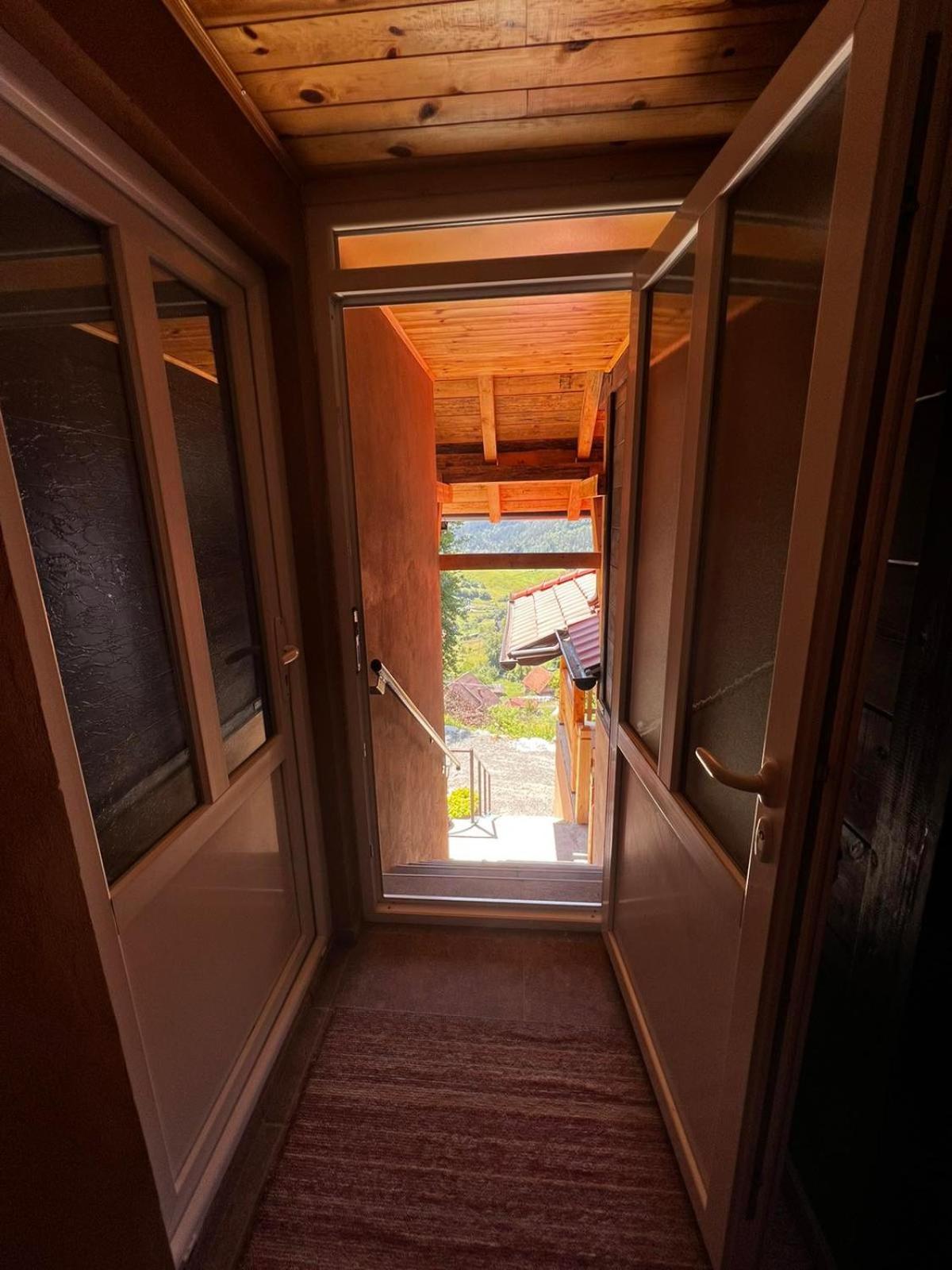 Hotel Ljubav Stara Zaovine Lazici Esterno foto