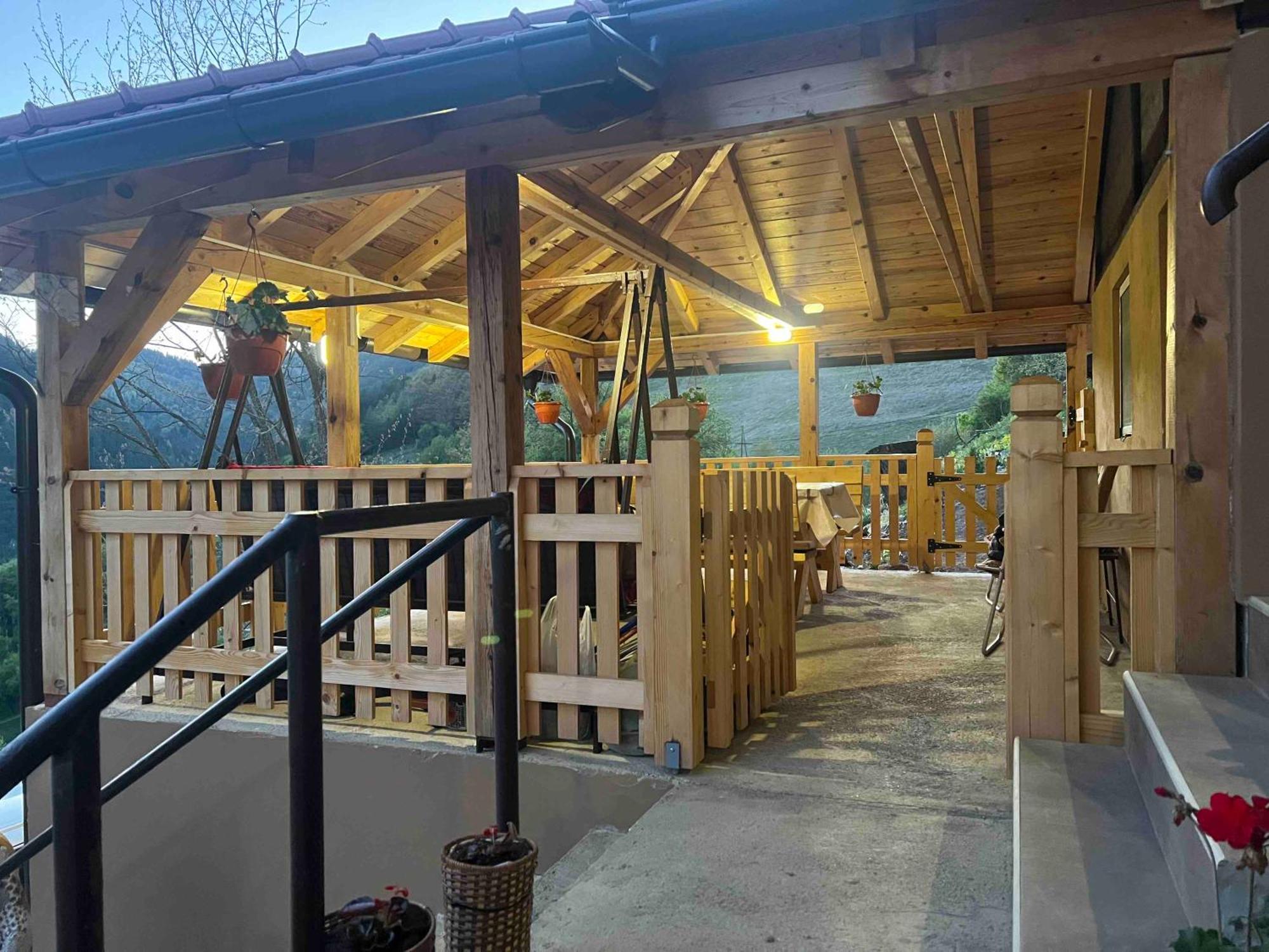 Hotel Ljubav Stara Zaovine Lazici Esterno foto