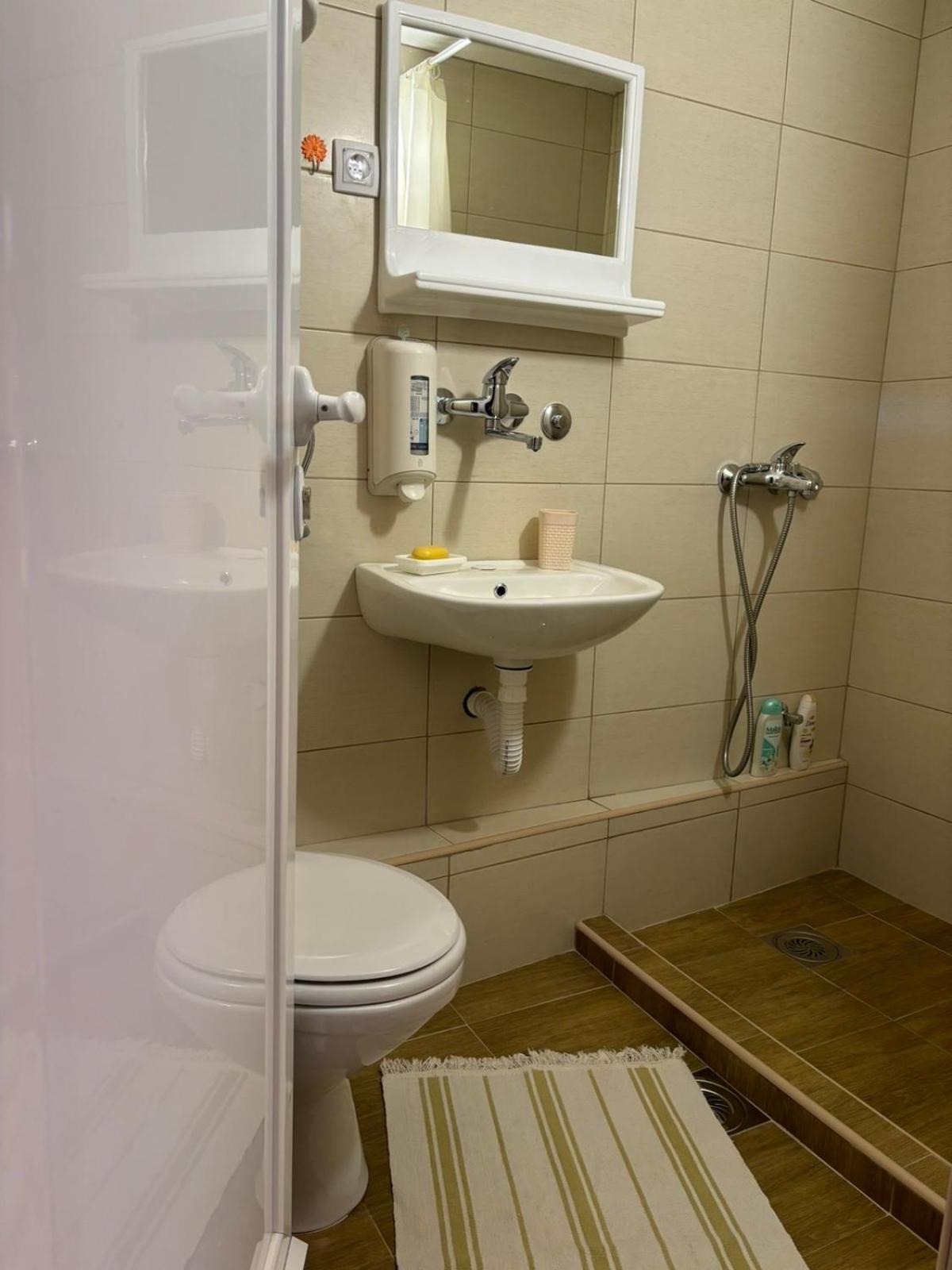 Hotel Ljubav Stara Zaovine Lazici Esterno foto